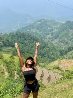 Juliana Marins durante sua viagem para a Ásia