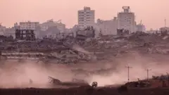 Шейшемби күнү Трамп Нетаньяху Газадагы согуштук аракеттерди токтотууну каалап жатканын айтты