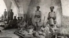 फोटो कॅप्शन: या चित्रात जेरुसलेममध्ये तैनात केलेले भारतीय वंशाचे सैनिक दिसतायत.