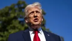 ټرمپ وايي د هورمز تنګی به زر کلابند کړي