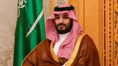 Yarima mai jiran gado Mohammed bin Salman a lokacin da ya haɗu da sakataren harkokin wajen Amurka Antony Blinken a Riyadh, babban birnin Saudi Arabiya a ranar 23 ga watan Oktoban 2024.