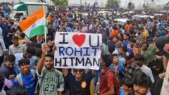 మెరైన్ డ్రైవ్‌లో పరేడ్