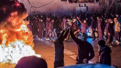 iran-peringatkan-akan-membalas-jika-as-menyerang-ratusan-demonstran-dilaporkan-tewas-apa-yang-sejauh-ini-diketahui-tentang-unjuk-rasa-di-iran