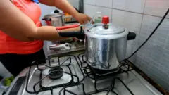 பிரஷர் குக்கர்