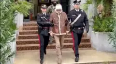  ပါလာမိုမြို့အလယ်ပိုင်း ပုဂ္ဂလိကဆေးခန်းတစ်ခုကို နာမည်တစ်ခုနဲ့ လာပြတဲ့အချိန် မက်ဆီနာဒီနာရို ဖမ်းဆီးခံခဲ့ရ 