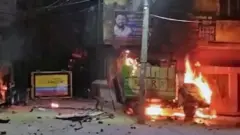 उत्तराखंडच्या हल्दवानीमधील बनभूलपुरा इथं गुरूवारी (8 फेब्रुवारी) हिंसाचार सुरू झाला. त्यानंतर त्याठिकाणी तणावपूर्ण शांतता आहे.