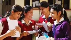 విద్యార్థులు