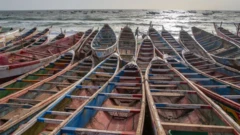 Awọn ọkọ oju omi ti wọn fi igi ṣe to wa leti okun