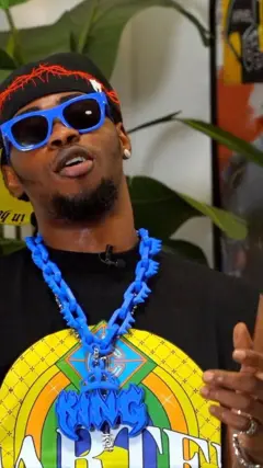 Jeriq bụ onye Ihuokpara dị n'okpuru ọchịchị Nkanu East, Enugwu steeti, mana a mụrụ ya na nkpor dị n'Onitsha Anambra Steeti