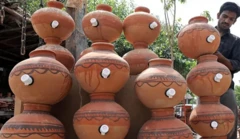 La matka – un pot en argile composé de deux types d’argile différents et conçu pour servir de fontaine à boire à la maison