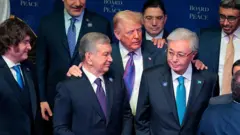 Трамп Ўзбекистон ва Қозоғистон президентлари билан бирга.