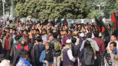 সারাদেশ থেকে এই কর্মসূচিতে যোগ দিতে শিক্ষার্থীরা ঢাকায় আসেন
