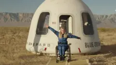 میشائلا بنتهاوس، نخستین فرد دارای معلولیت پس از بازگشت از سفر به فضا