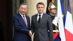 Tổng Bí thư, Chủ tịch nước Tô Lâm và Tổng thống Emmanuel Macron tại Điện Élysée, Paris