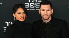 লিওনেল মেসি ও তার স্ত্রী রোকুজ্জো