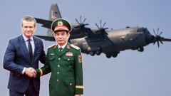 Ảnh thiết kế: Bộ trưởng Chiến tranh Mỹ Pete Hegseth bắt tay Bộ trưởng Quốc phòng Việt Nam Phan Văn Giang, phía sau là hình ảnh vận tải cơ C-130 bay trên bầu trời