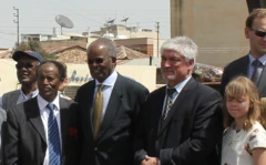 ኣምባሳደር ጴጥሮስ ጸጋይ