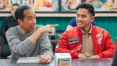 Presiden Joko Widodo dan putranya, Kaesang Pangarep.