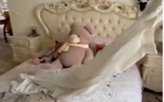 «هنوزدر خانه تخریب شده‌ام بوی دود و باروت می‌آید»