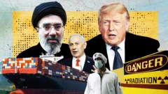 Uma ilustração composta mostra o presidente dos EUA, Donald Trump, o primeiro-ministro israelense Benjamin Netanyahu e o líder supremo do Irã, Mojtaba Khamenei, ao lado de um navio porta-contêineres, um cientista nuclear iraniano e um sinal de alerta de radiação, contra um fundo amarelo e azul.