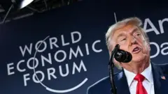 ترامپ در حال سخنرانی