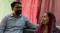 बापूसाहेब गायकवाड आणि त्यांची आई