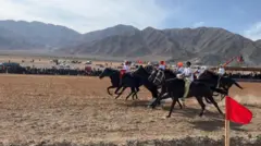 Ормон Хандын мааракесиндеги ат чабыш. Иллюстрациялык сүрөт