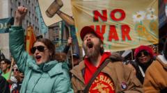 「王はいらない」、アメリカ各地で反トランプ政権デモ　イランとの戦争や移民政策を非難