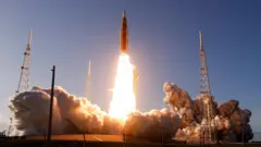 артемис два, свемирска летелица, лансирање ракете са људском посадом ка Месецу