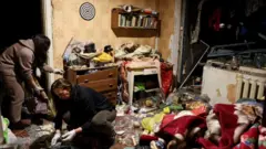 تصاویر محل حمله موشکی روسیه نشان می‌دهد که محل سکونت شهروندان اوکراینی خسارت دیده است