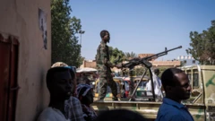 الجيش سيطر بالفعل على معظم أم درمان، التي تضم قاعدتين عسكريتين كبيرتين 