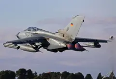 Caça alemão decolando