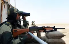 ગુજરાતની સરહદની સુરક્ષા કોણ કરે છે, ભારત પાકિસ્તાન સીઝફાયર તણાવ, ગુજરાત, કચ્છ, બ્લૅકઆઉટ મોકડ્રીલ, બીએસએફ, નેવી, કોસ્ટગાર્ડ, ઍરફોર્સ, ભૂજ, નલિયા જામનગર, બીબીસી ગુજરાતી, 