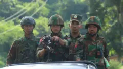 TNLA တပ်ဖွဲ့ဝင်တွေ (ပုံဟောင်း)