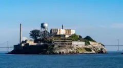 அல்காட்ராஸ் சிறைச்சாலை, அமெரிக்கா, டொனால்ட் டிரம்ப்