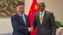 Qondaala Chaayinaafi Obbo Iyyoob Takkaalinyi otoo harka wal fuudhanii