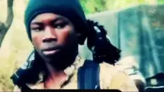 Man look di camera