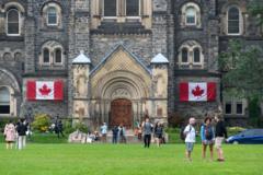 કૅનેડામાં ગુજરાતીઓ સહિત લાખો ભારતીયો પર જોખમ, લીગલ સ્ટેટસ ગુમાવશે તો શું થશે?