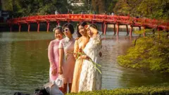 వియత్నాం, పర్యటకులు