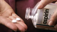 오랜 진통제로 쓰여 온 아스피린이 암 예방과 재발 억제 연구에서 다시 주목받고 있다