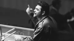 Che Guevara discursando