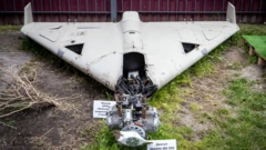 Restos de um Shahed 136.