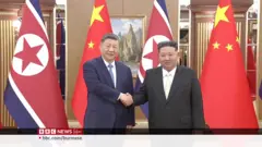 သမ္မတ ရှီရဲ့ ၇ နှစ်အတွင်း ပထမဆုံး အကြိမ် မြောက်ကိုရီးယားခရီးစဉ်လည်း ဖြစ်ပါတယ်။