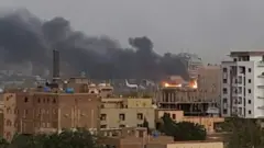 ဆူဒန်စစ်တပ်နဲ့ အင်အားကြီး ပြိုင်ဘက် (RSF)လို့ခေါ်တဲ့ လက်နက်ကိုင်တပ်ဖွဲ့တွေ အကြား သုံးရက်ကြာ တိုက်ပွဲတွေ ဆက်လက်ပြင်းထန်နေ 