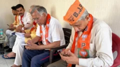 மக்களவைத் தேர்தல் 2024: பாஜக தொண்டர்கள் வாட்ஸ்அப் மூலம் ஒரு லட்சம் பேரை தினமும் சென்றடைந்தது எப்படி?