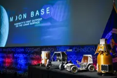 NASA發佈會現場展示的月球基地設備模型