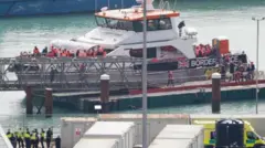 Спасатели в порту