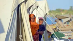 મહિલા