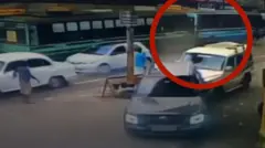வால்பாறையில் பேருந்துகள் நேருக்கு நேர் மோதி விபத்து 