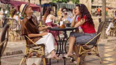 Cena da série 'A Namorada Ideal'